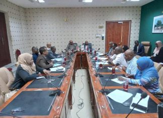 حافظ يؤكد أهمية التعاون مع وزارة النقل لتطوير مواعين الصادر حافظ يؤكد أهمية التعاون مع وزارة النقل لتطوير مواعين الصادر