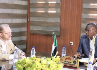 تفاصيل لقاء بين السفير الأمريكي مع والي شمال دارفور بشأن تحديات المواطنين وتنفيذ اتفاق السلام تفاصيل لقاء بين السفير الأمريكي مع والي شمال دارفور بشأن تحديات المواطنين وتنفيذ اتفاق السلام