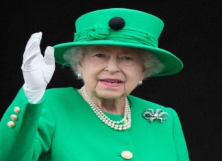 وفدٌ من الأمة القومي يعزي في الملكة “إليزابيث الثانية” بالسفارة البريطانية وفدٌ من الأمة القومي يعزي في الملكة “إليزابيث الثانية” بالسفارة البريطانية