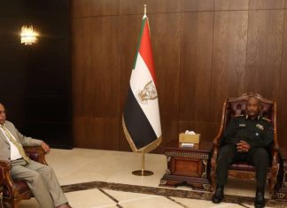 رئيس مجلس السيادة يلتقي السفير الأريتري رئيس مجلس السيادة يلتقي السفير الأريتري