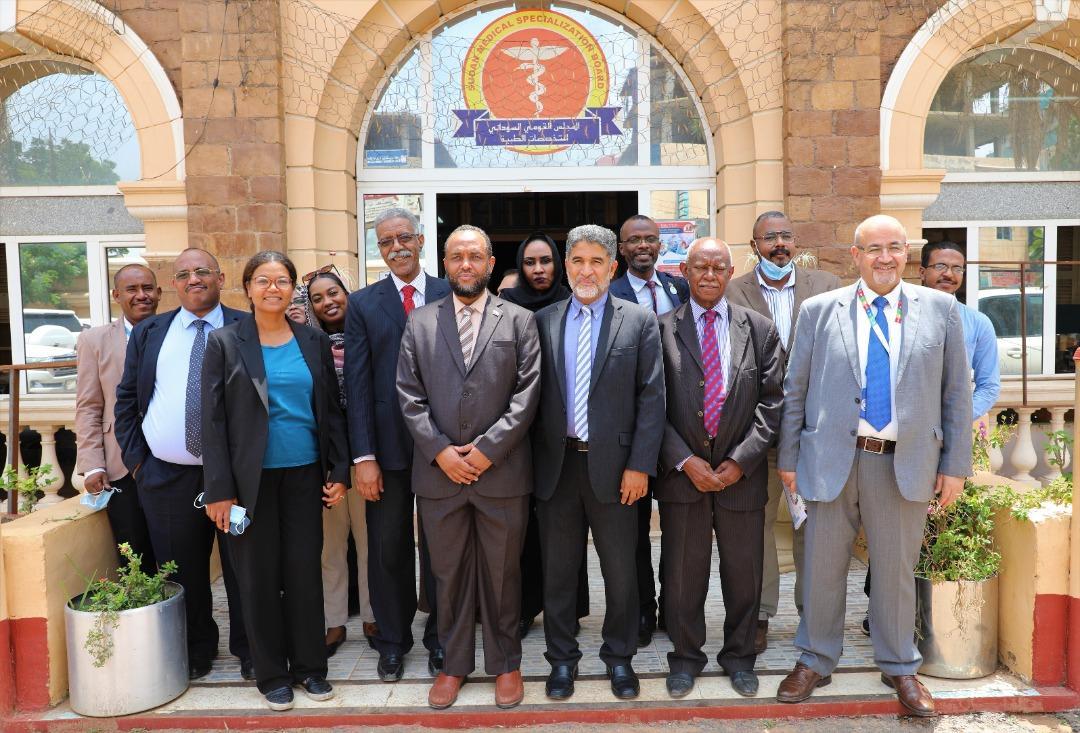 المدير الإقليمي لمنظمة الصحة العالمية في زيارة لمجلس التخصصات الطبية المدير الإقليمي لمنظمة الصحة العالمية في زيارة لمجلس التخصصات الطبية