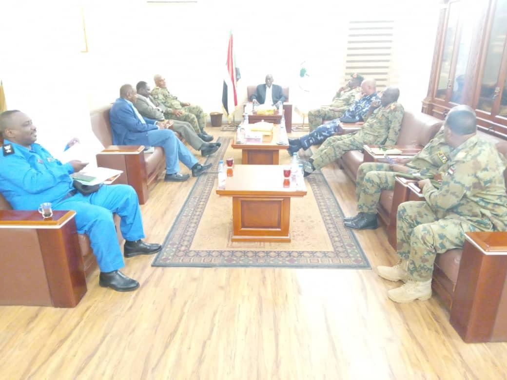 لجنة أمن الولاية الشمالية تضطلع علي الأوضاع الأمنية بالولاية لجنة أمن الولاية الشمالية تضطلع علي الأوضاع الأمنية بالولاية