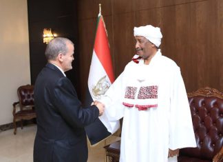 رئيس مجلس السيادة يتلقى دعوة للمشاركة في القمة العربية رئيس مجلس السيادة يتلقى دعوة للمشاركة في القمة العربية