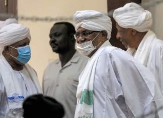 النيابة ترفض فتح بلاغات جديدة ضد البشير ونائبه الأول النيابة ترفض فتح بلاغات جديدة ضد البشير ونائبه الأول بتهمة الاستيلاء على تعويضات متضررين بالمليارات