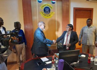 وزير الحكم الإتحادي يتسلم مهامه ودينار تودع العاملين وزير الحكم الإتحادي يتسلم مهامه ودينار تودع العاملين