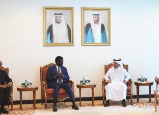 مناوي يلتقي الأمين العام لوزارة الخارجية القطرية مناوي يلتقي الأمين العام لوزارة الخارجية القطرية