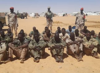 بكمين مُحكم … قوات الدعم السريع توقف عصابة مسلحة بالصحراء بكمين مُحكم ... قوات الدعم السريع توقف عصابة مسلحة بالصحراء