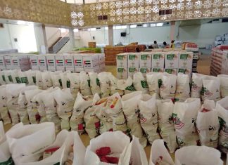 تدشين مبادرة (مليار وجبة) للمتضررين بالسيول والأمطار بالسودان تدشين مبادرة (مليار وجبة) للمتضررين بالسيول والأمطار بالسودان