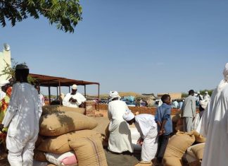 زكاة الفاشر تنفذ برنامج توزيع الدعم العيني للفقراء زكاة الفاشر تنفذ برنامج توزيع الدعم العيني للفقراء