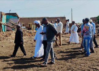 اللجنة الشعبية لدعم متضرري السيول بالمناقل تتفقد منطقة عبود اللجنة الشعبية لدعم متضرري السيول بالمناقل تتفقد منطقة عبود