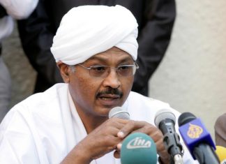 مبارك الفاضل يطالب بضم 3 دول للرباعية الدولية مبارك الفاضل يطالب بضم 3 دول للرباعية الدولية