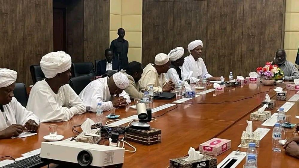 جبريل يطلع على مبادرة مزارعي الجزيرة والمناقل للطوارئ