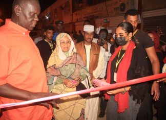 حاكم تفتتح معرض الوسيلة والفضيلة للمنتجات باسواق ام درمان الكبرى حاكم تفتتح معرض الوسيلة والفضيلة للمنتجات باسواق ام درمان الكبرى