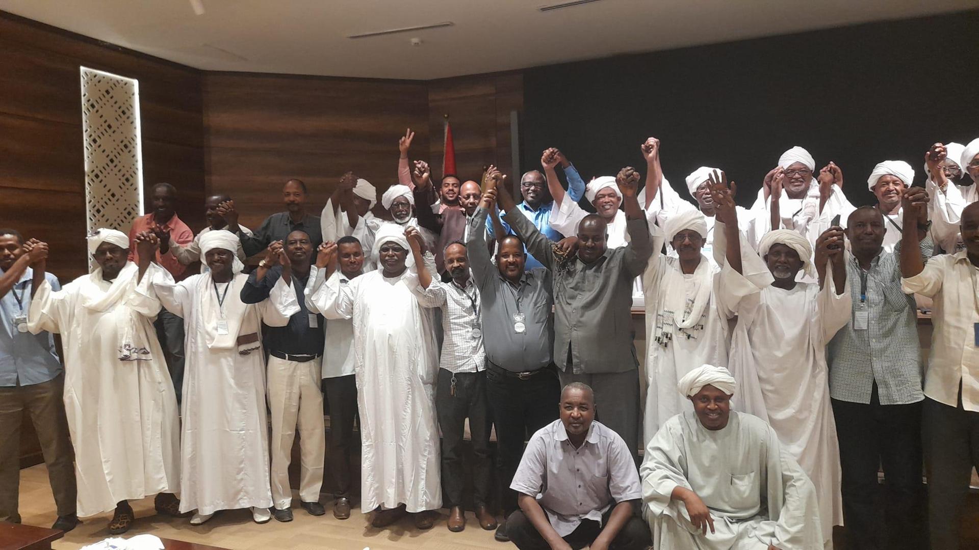 الآلية المشتركة لفض النزاع (حمر والمسيرية) تلتقي الإدارة الأهلية للقبيلتين