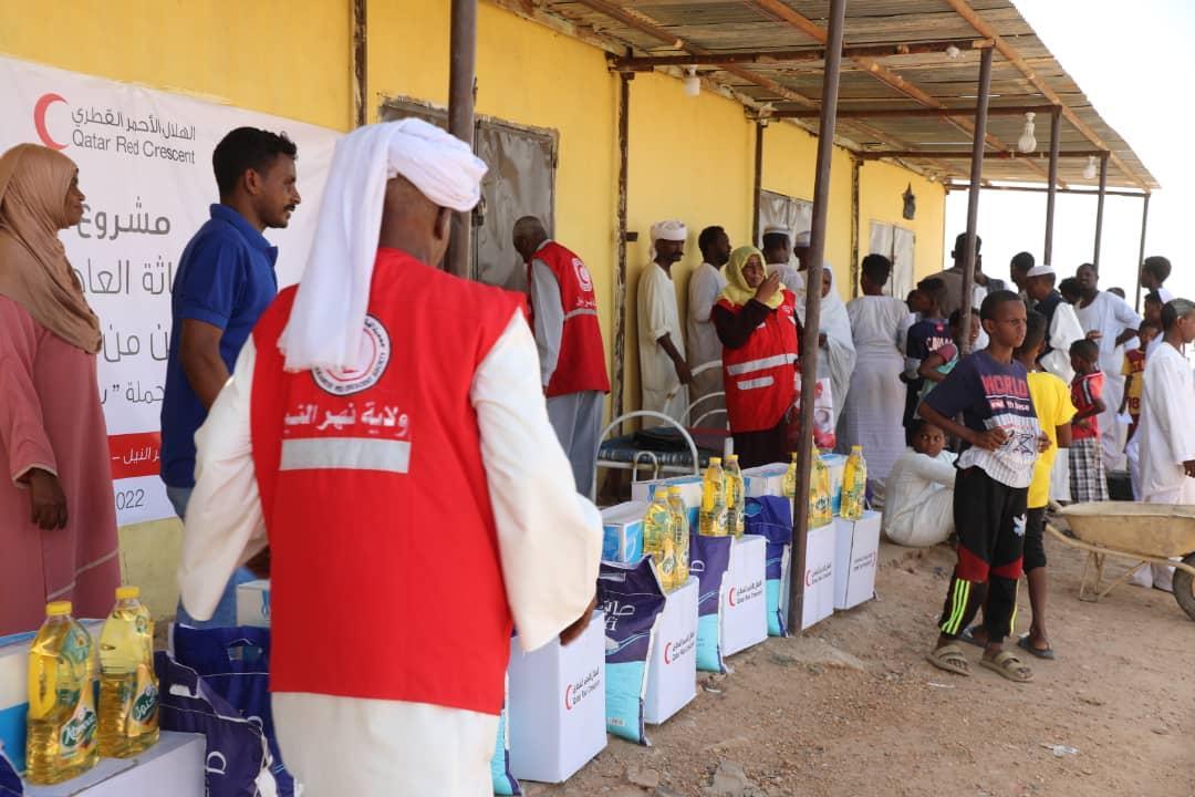 الهلال الاحمرالقطري يسير قافلةمساعدات للمتضررين من الفيضانات بنهر النيل