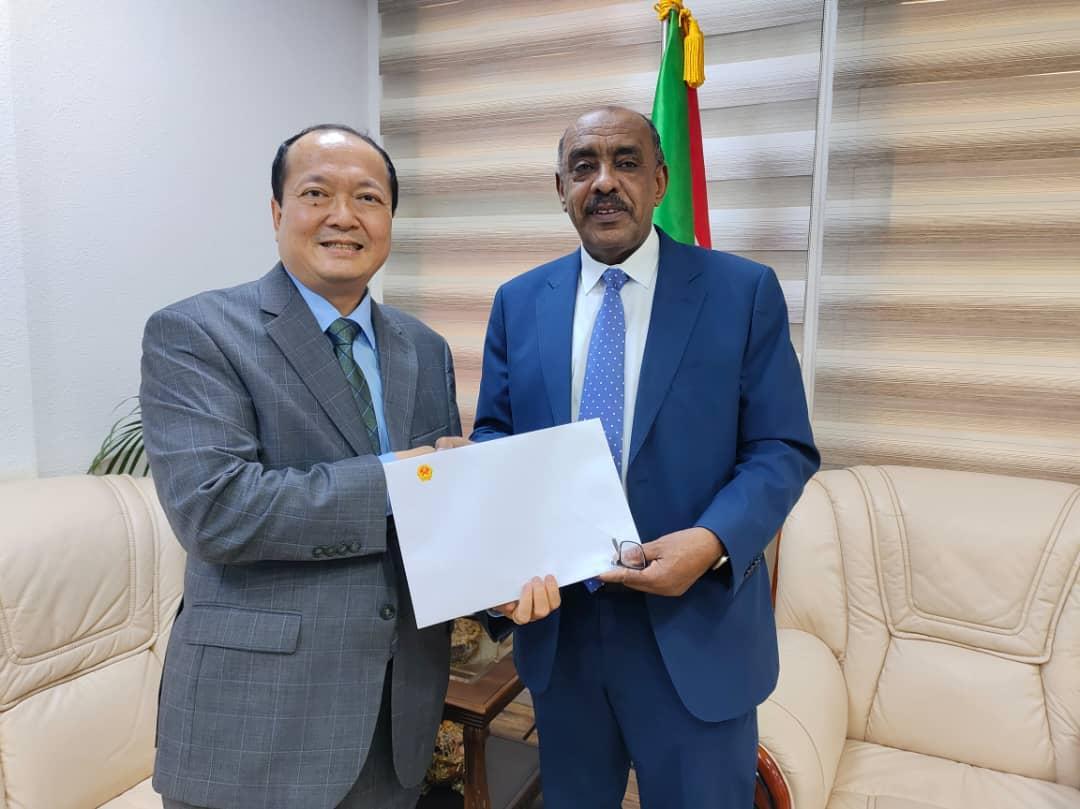 وزير الخارجية المكلف يستقبل سفير جمهورية فيتنام وزير الخارجية المكلف يستقبل سفير جمهورية فيتنام