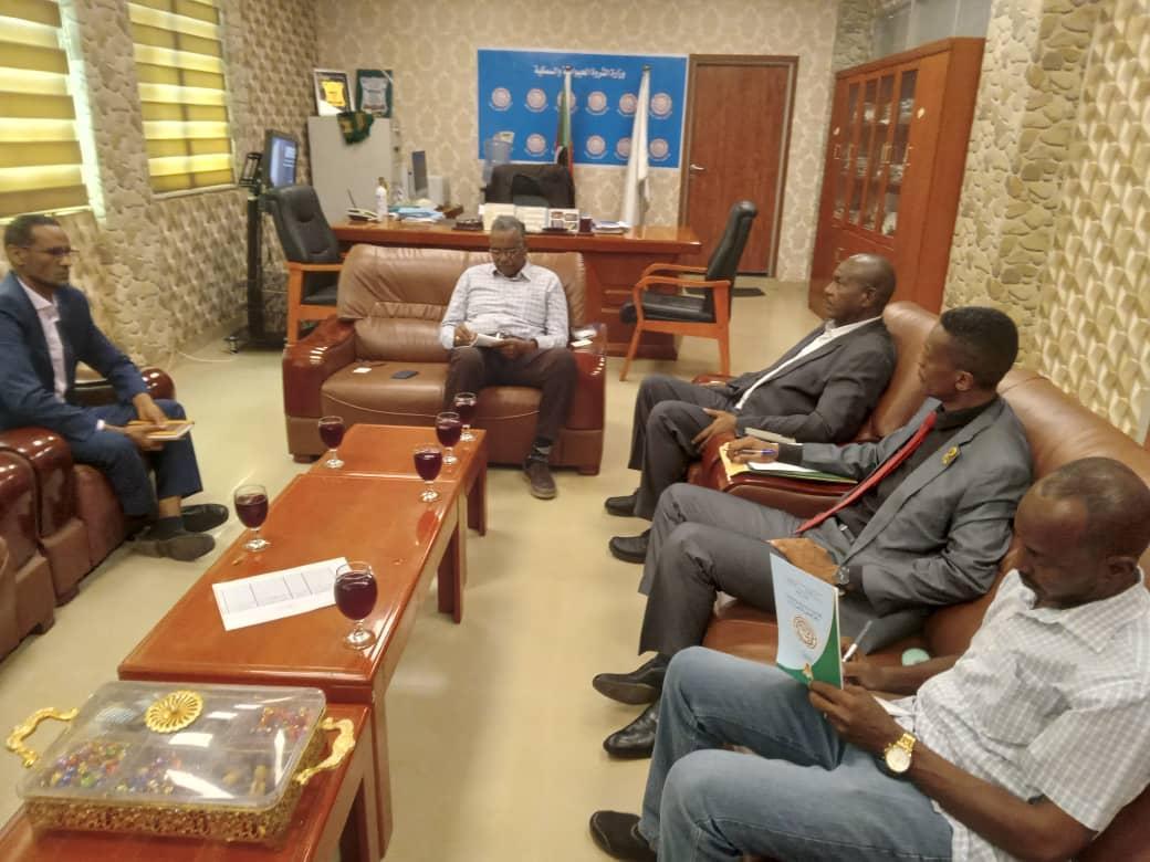 وكيل الثروة الحيوانية يشيد بدعم مركز المناطق الرعوية بالإيقاد