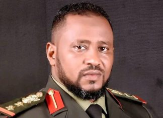ضابط بالجيش السوداني يطلق تصريحات خطيرة عن تسليم لواء القوات المسلحة لخائن وعار الارتزاق ضابط بالجيش السوداني يطلق تصريحات خطيرة عن تسليم لواء القوات المسلحة لخائن وعار الارتزاق