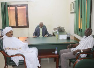 رئيس لجنة تسيير المريخ يزور مقر الإتحاد السوداني لكرة القدم رئيس لجنة تسيير المريخ يزور مقر الإتحاد السوداني لكرة القدم