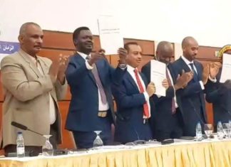 قوى سياسية وحركات مسلحة توقع اتفاقا سياسيا يمهد لتشكيل حكومة انتقالية جديدة في السودان قوى سياسية وحركات مسلحة توقع اتفاقا سياسيا يمهد لتشكيل حكومة انتقالية جديدة في السودان