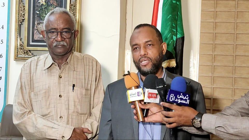 والي النيل الأبيض يبحث سبل دعم القطاع الصحي