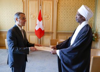 السفير حسن حامديقدم اوراق اعتماده سفيراً للسودان لدى الاتحاد السويسري السفير حسن حامديقدم اوراق اعتماده سفيراً للسودان لدى الاتحاد السويسري