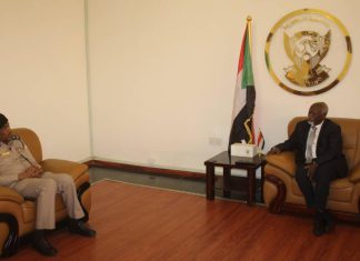 كرتيكلا يلتقي مدير الدفاع المدني كرتيكلا يلتقي مدير الدفاع المدني