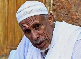 قادة مبادرة الشيخ الطيب الجد يهددون بالنزول الى الشارع في مسيرات قادة مبادرة الشيخ الطيب الجد يهددون بالنزول الى الشارع في مسيرات