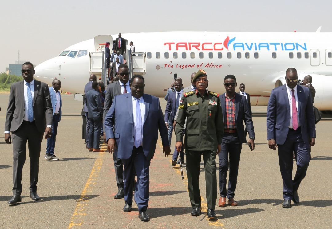 مستشار رئيس جمهورية جنوب السودان للشؤون الأمنية يصل البلاد