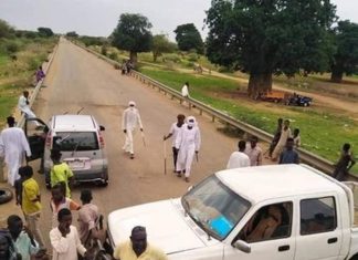 السودان.. محتجون يقررون فتح طريق قومي ويضعون مهلة أمام الحكومة السودان.. محتجون يقررون فتح طريق قومي ويضعون مهلة أمام الحكومة