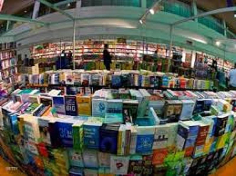 أشهر الكتاب العالميين يلتقون جمهورهم فى معرض الشارقة الدولي للكتاب