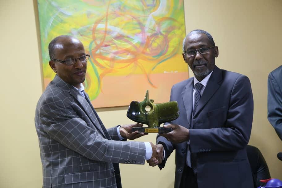 مدير جامعة السودان يلتقي وفد المعهد الأفريقي للصناعات الجلدية