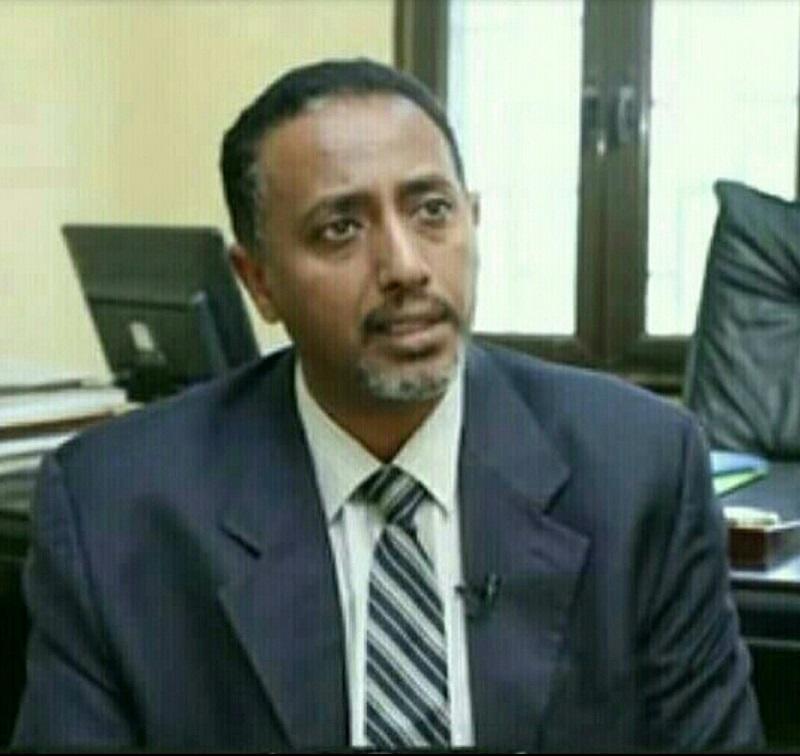 خبير مصرفي يفند اقتراح وضع قيمة معادلة للمرتبات بالدولار خبير مصرفي يفند اقتراح وضع قيمة معادلة للمرتبات بالدولار