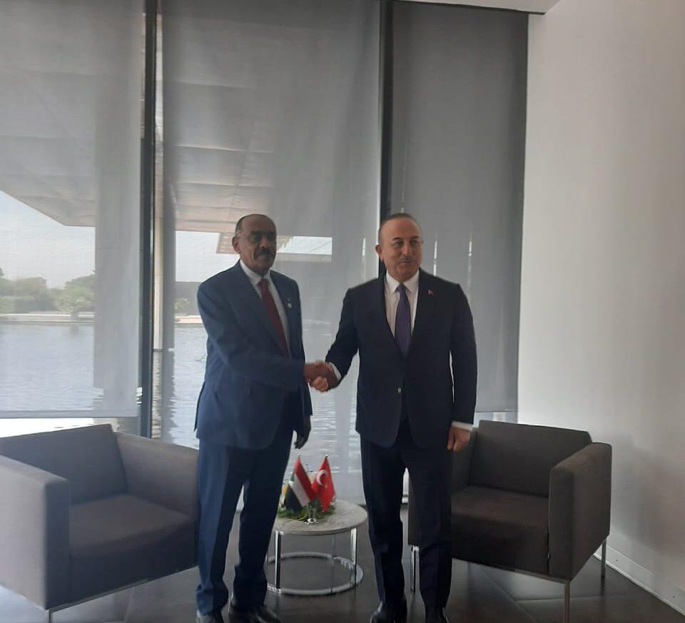 وزير الخارجية السوداني يبحث مع نظيره التركي التنسيق المشترك في المحافل الدولية والتعاون الثنائي