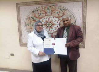 المركز النموذجي لرعاية المكفوفين يكرم رئيس الشبكة العربية لمحو الأمية المركز النموذجي لرعاية المكفوفين يكرم رئيس الشبكة العربية لمحو الأمية