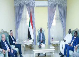 د.الهادي إدريس وقيادة الجبهة الثورية تعقد إجتماعا مع الآلية الثلاثية د.الهادي إدريس وقيادة الجبهة الثورية تعقد إجتماعا مع الآلية الثلاثية