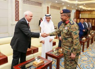 الجامعات العربية تعتمد مركزا للبحث العلمي بالخرطوم وتكرم الفريق جابر الجامعات العربية تعتمد مركزا للبحث العلمي بالخرطوم وتكرم الفريق جابر