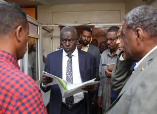 والي الخرطوم يوجه بالتحقيق مع مكتب أراضي جنوب الخرطوم والي الخرطوم يوجه بالتحقيق مع مكتب أراضي جنوب الخرطوم