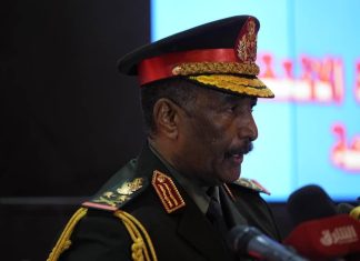 البرهان يدعو الرافضين إلى قبول وثيقة المحاميين وإجراء تعديلات عليها البرهان يدعو الرافضين إلى قبول وثيقة المحاميين وإجراء تعديلات عليها