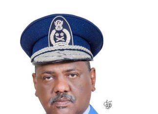 وزير الداخلية: الشرطة تعمل بمهنية ووفقا للقانون وزير الداخلية: الشرطة تعمل بمهنية ووفقا للقانون