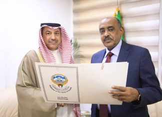 وزير الخارجية المكلف يلتقى سفير دولة الكويت بالسودان وزير الخارجية المكلف يلتقى سفير دولة الكويت بالسودان