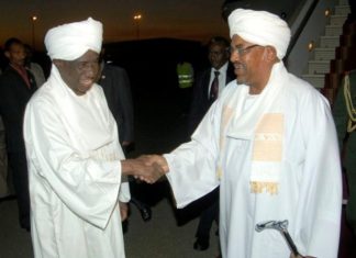 والد شهيد يطالب المحكمة بالقصاص من البشير وطه وهارون وعزالدين والد شهيد يطالب المحكمة بالقصاص من البشير وطه وهارون وعزالدين