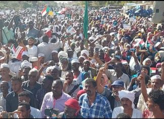 ناظر البني عامر يكذب أمر حدث في موكب نداء أهل السودان ناظر البني عامر يكذب أمر حدث في موكب نداء أهل السودان