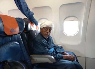 الميرغني يغادر القاهرة بطائرة مصرية بتوجيه من الرئيس المصري الميرغني يغادر القاهرة بطائرة مصرية بتوجيه من الرئيس المصري