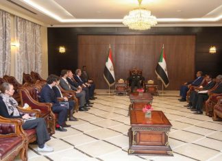 البرهان يلتقي مديرى إدارة أفريقيا في وزارتي الخارجية الألمانية والفرنسية البرهان يلتقي مديرى إدارة أفريقيا في وزارتي الخارجية الألمانية والفرنسية