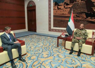 إبراهيم جابر يلتقي السفير البريطاني لدى السودان إبراهيم جابر يلتقي السفير البريطاني لدى السودان