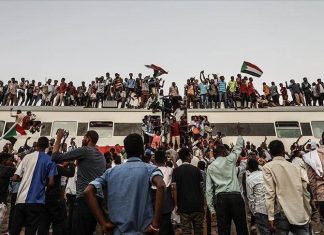 مكونات الشرق تدفع بمرشح لمنصب رئيس للوزراء مكونات الشرق تدفع بمرشح لمنصب رئيس للوزراء