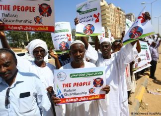 طريق السودان الصعب إلى التحول الديمقراطي طريق السودان الصعب إلى التحول الديمقراطي