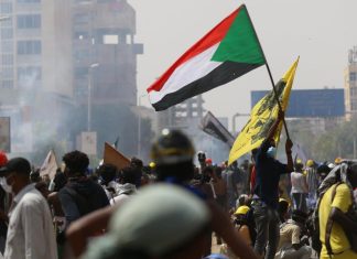 بين المدنيين والعسكر…ما الذي يعرقل الاتفاق لإنهاء أزمة السودان؟ بين المدنيين والعسكر...ما الذي يعرقل الاتفاق لإنهاء أزمة السودان؟