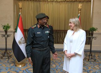رئيس مجلس السيادة يتسلم أوراق إعتماد سفيرة إيرلندا لدى السودان رئيس مجلس السيادة يتسلم أوراق إعتماد سفيرة إيرلندا لدى السودان